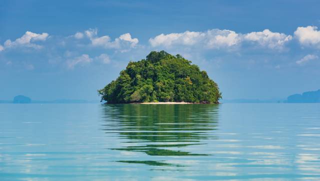 Some of the distinctive smaller islands surrounding Ko Lanta